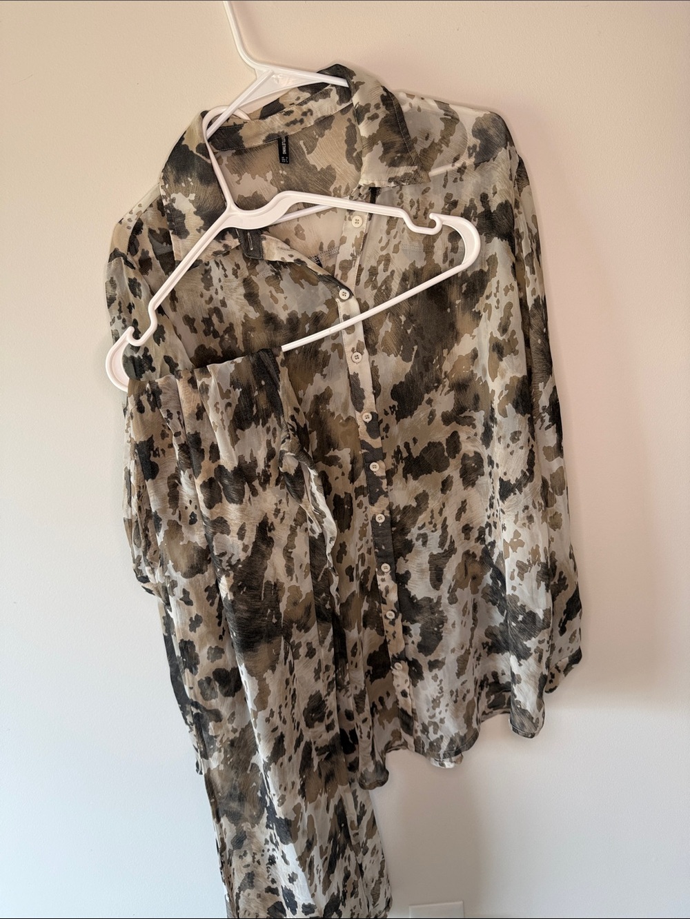 PrettyLittleThing Sheer Animal Print Button-Down Top - Black & Tan